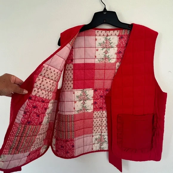Red reversible Quilted vest UK size 16 (US 12) - Picture 3 of 4